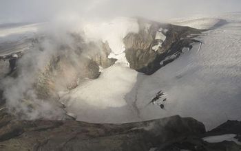 View of the Eyjafjallajökull crater. By 2012, ice had again covered the crater floor.